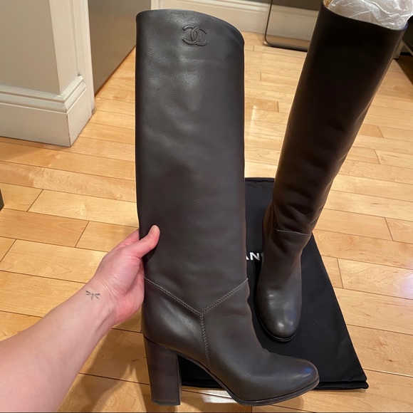 Chanel dark grey boots - Picture 13 of 13